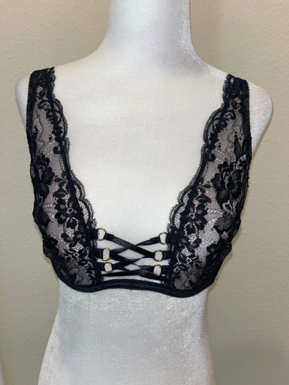 Agent Provocateur Essie Floral Lace Plunge Bra with Crisscross Detail 34DD - Picture 10 of 13